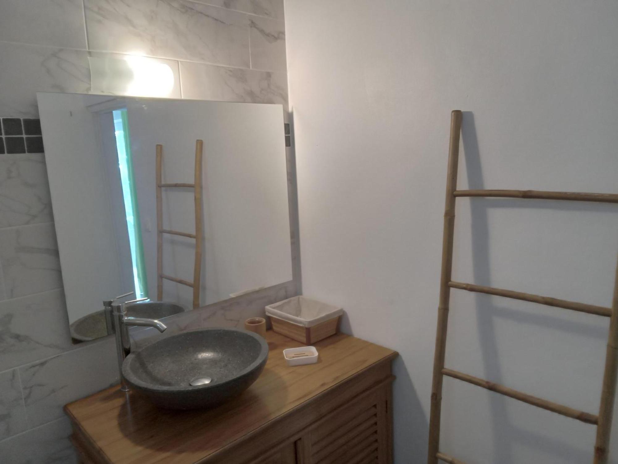 圣勒Le Jardin别墅 外观 照片